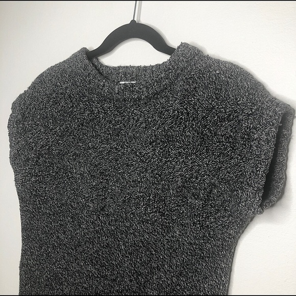 Uniqlo Grey Heathered Short Sleeved Sweater - Picture 2 of 5